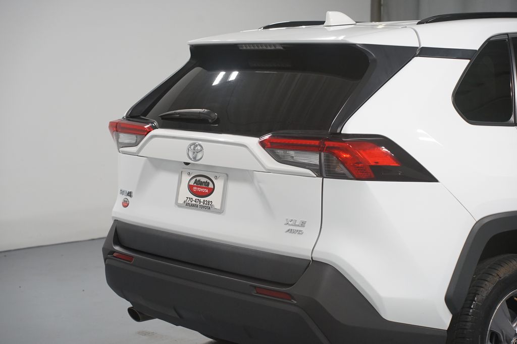 Thumbnail: 2022 Toyota RAV4 - 9