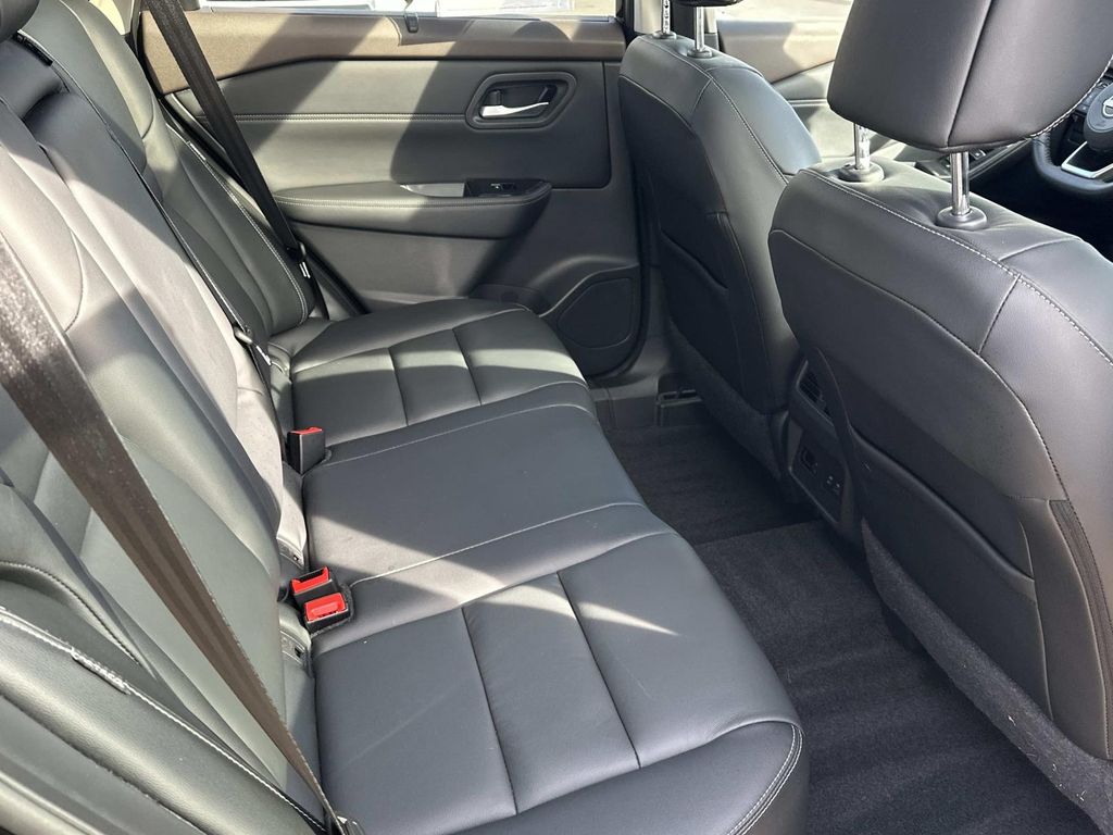 Thumbnail: 2022 Nissan Rogue - 24