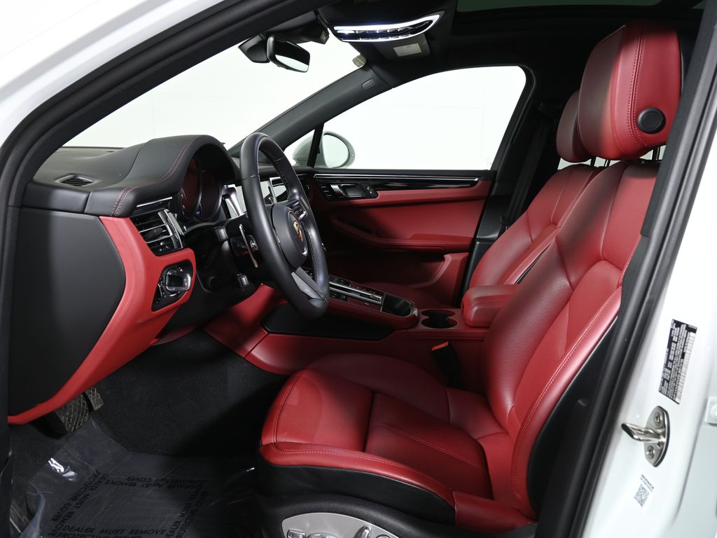 Thumbnail: 2025 Porsche Macan - 5