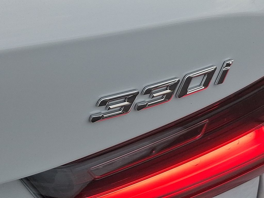 Thumbnail: 2025 BMW 3 Series - 11