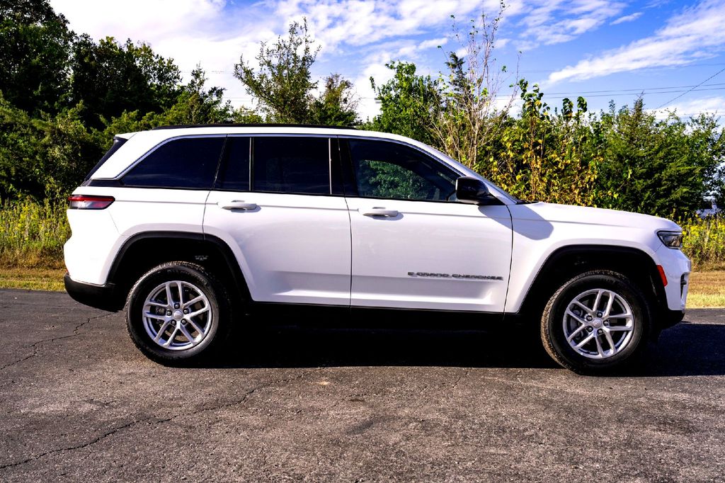 New Car 2025 Jeep Grand Cherokee  Laredo X For Sale Under $40,000 In Taylor, Texas