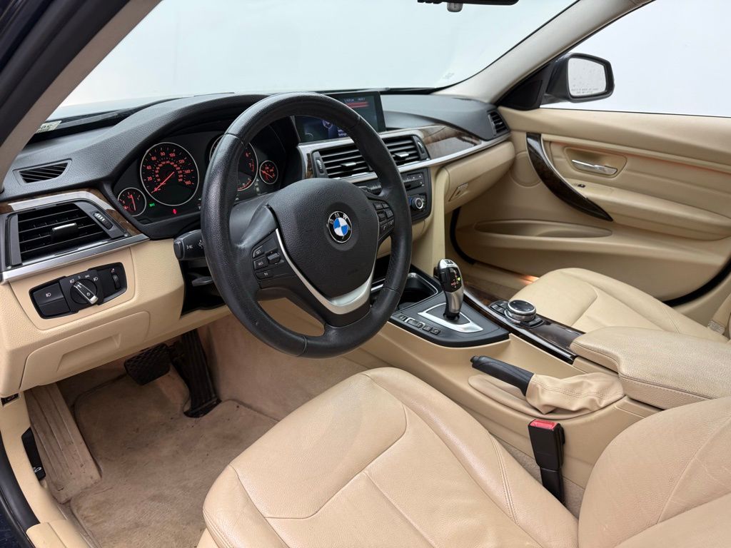 Thumbnail: 2015 BMW 3 Series - 4
