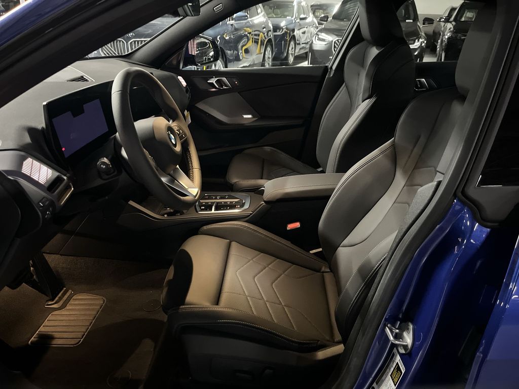 Thumbnail: 2025 BMW 2 Series - 11