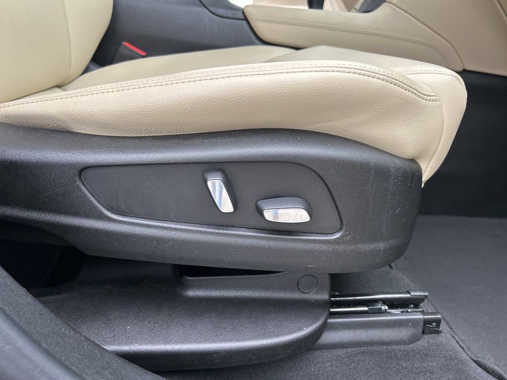 2017 Cadillac XT5 Standard