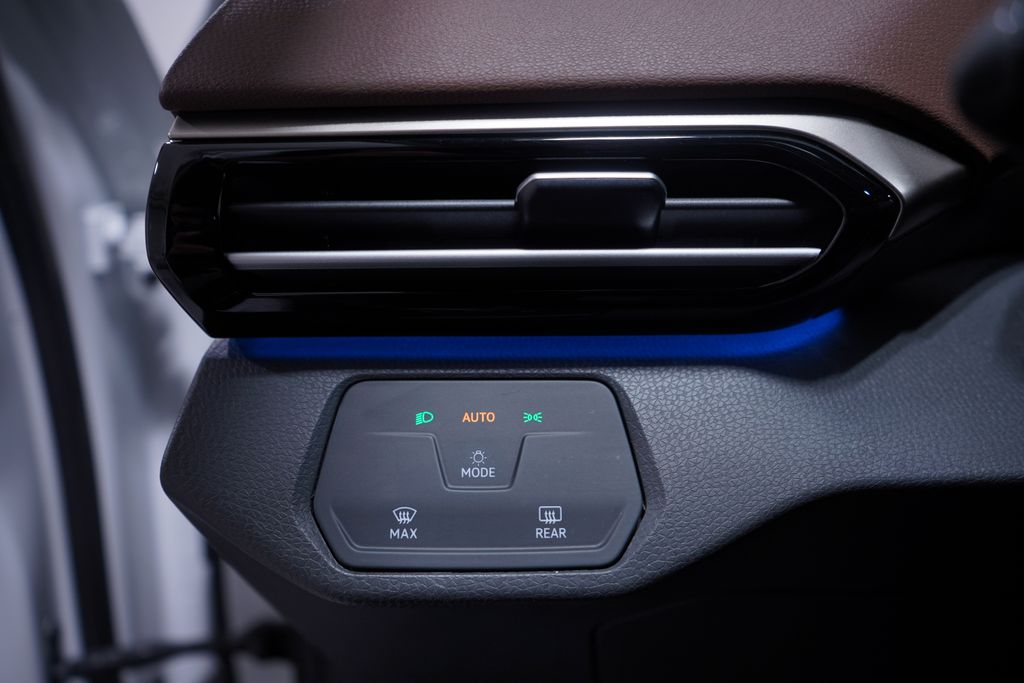 Thumbnail: 2023 Volkswagen ID.4 - 18