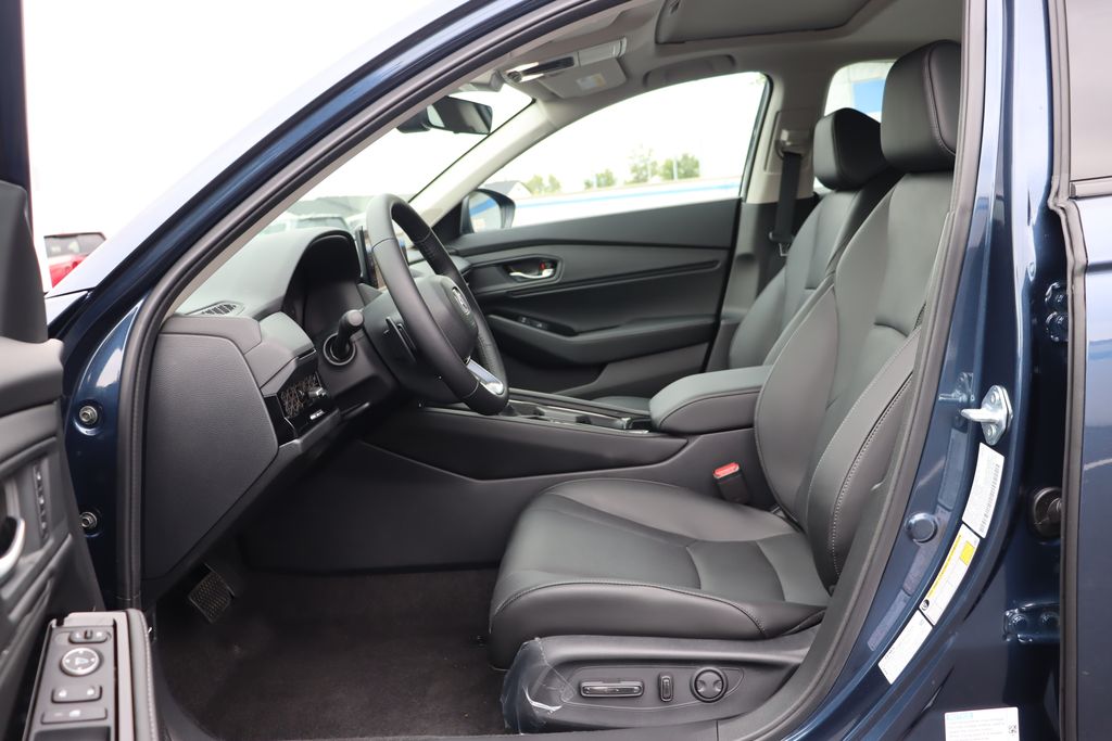 2025 Honda Accord Touring 29