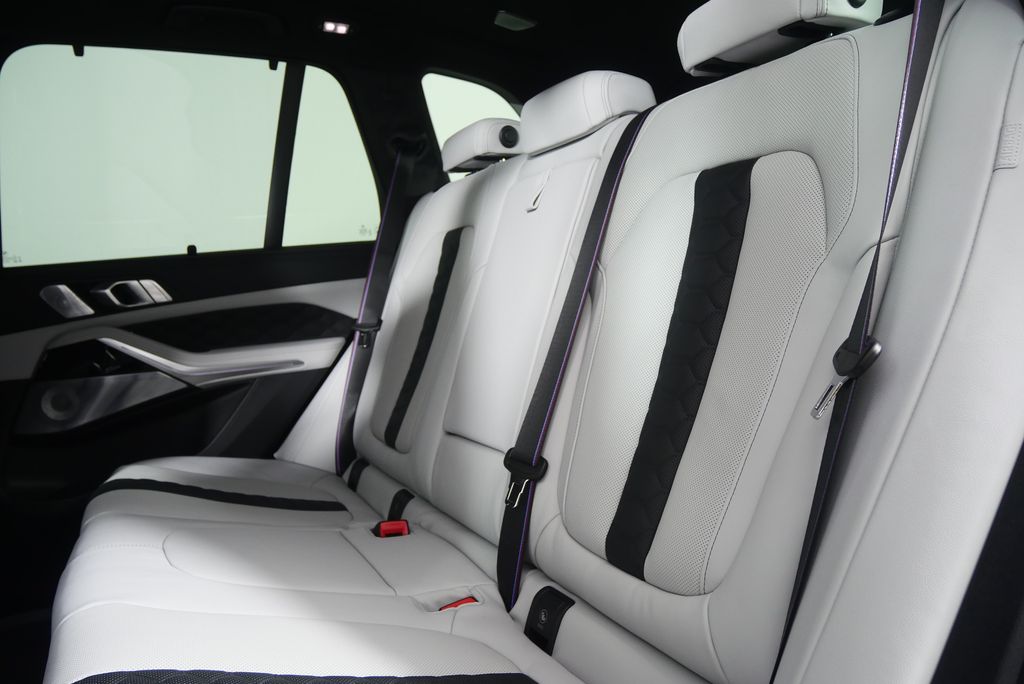 Thumbnail: 2026 BMW X5 - 16
