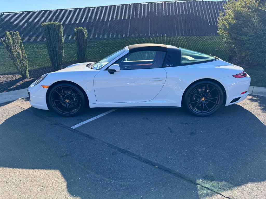 2019 Porsche 911 Targa 5