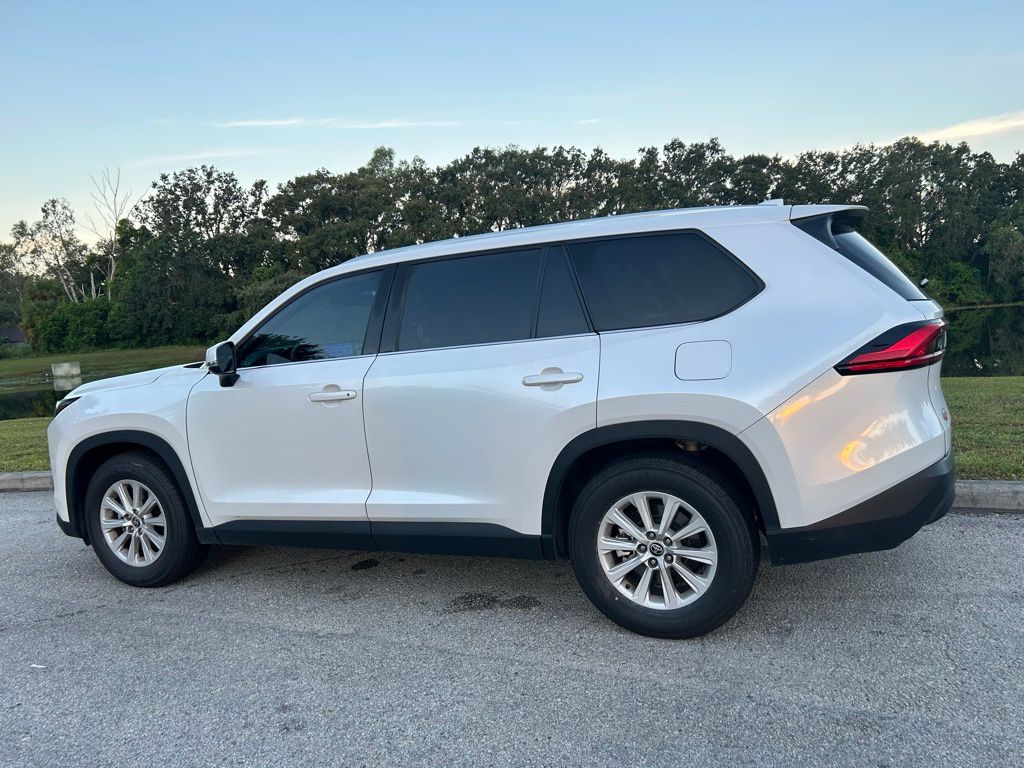 Thumbnail: 2024 Toyota Grand Highlander - 3