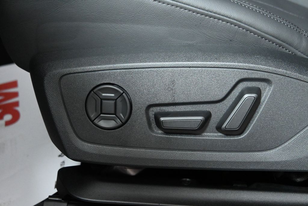 Thumbnail: 2025 Audi Q3 - 26