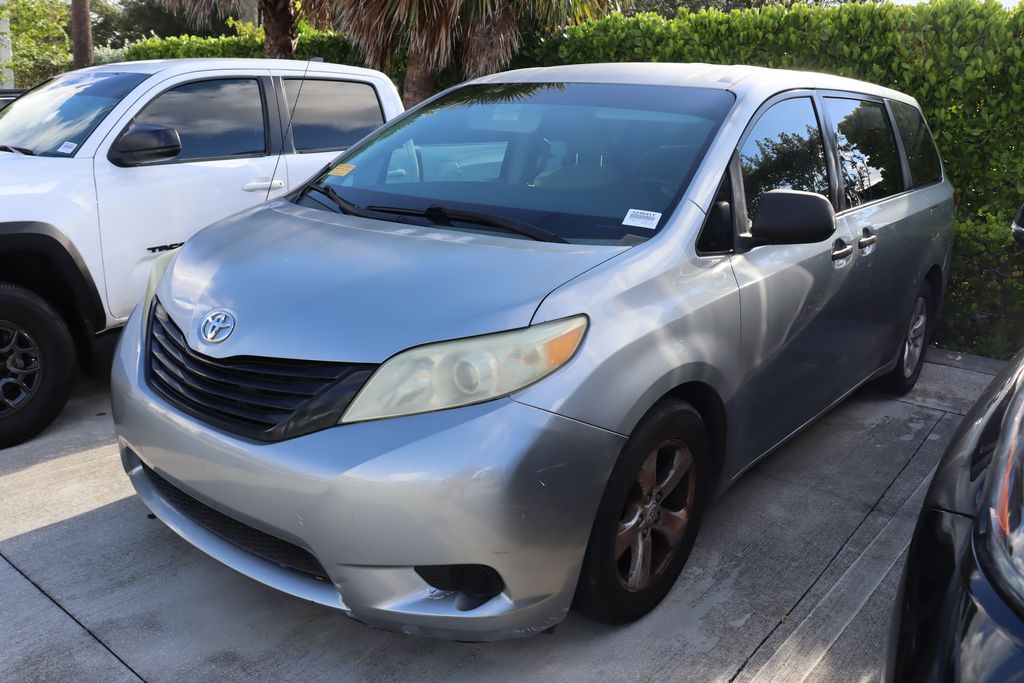 Thumbnail: 2012 Toyota Sienna - 2