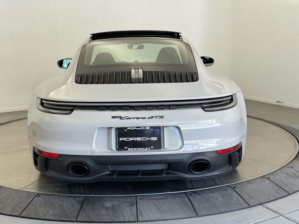 2024 Porsche 911 Carrera GTS - 5
