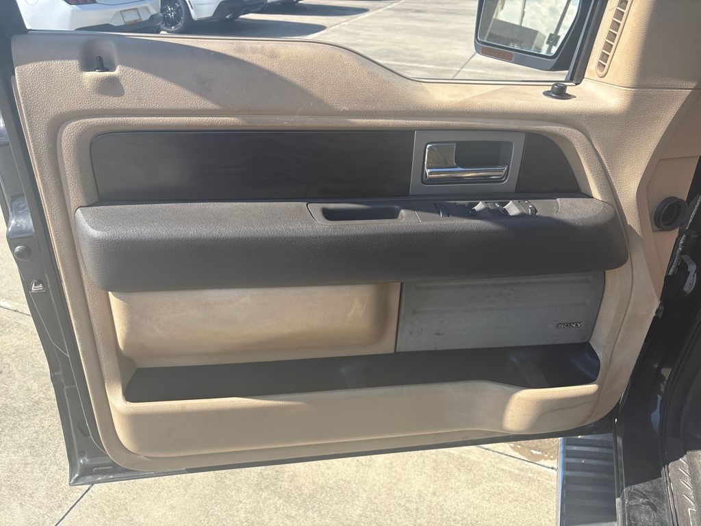 2012 Ford F-150 Lariat photo 12