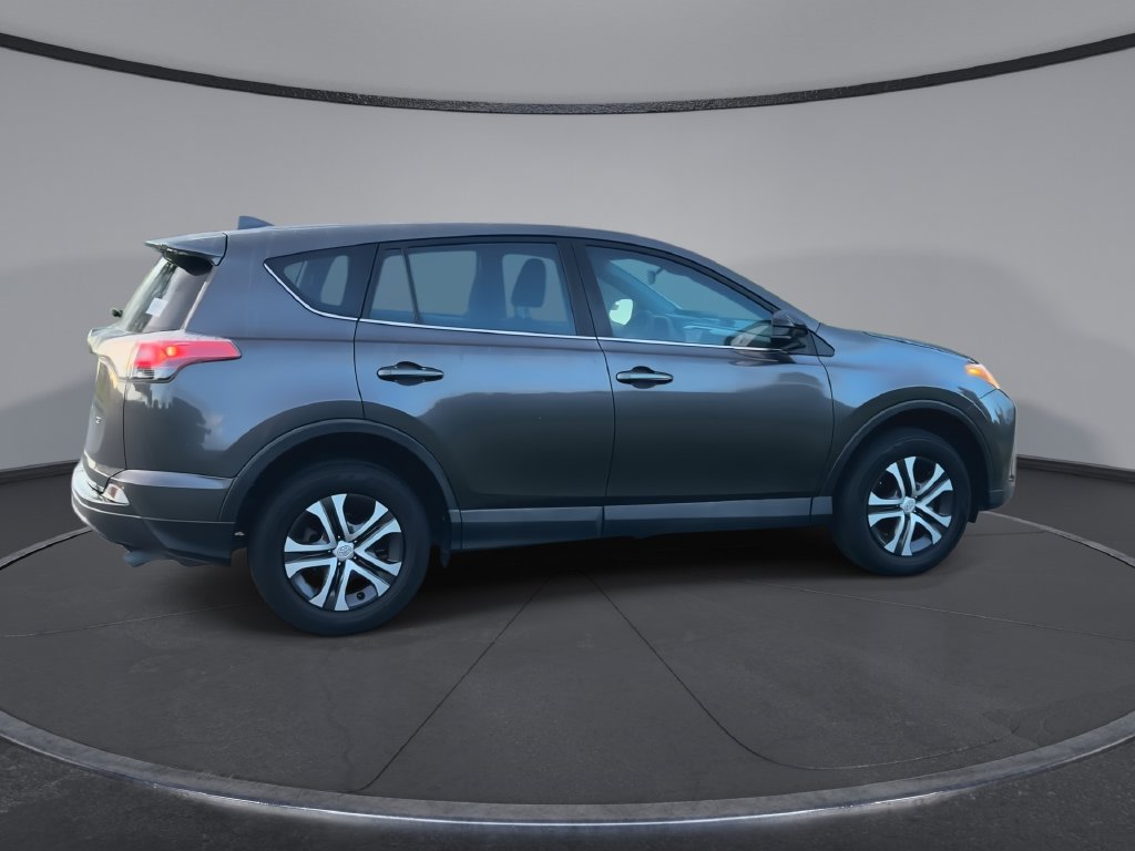 Thumbnail: 2017 Toyota RAV4 - 9