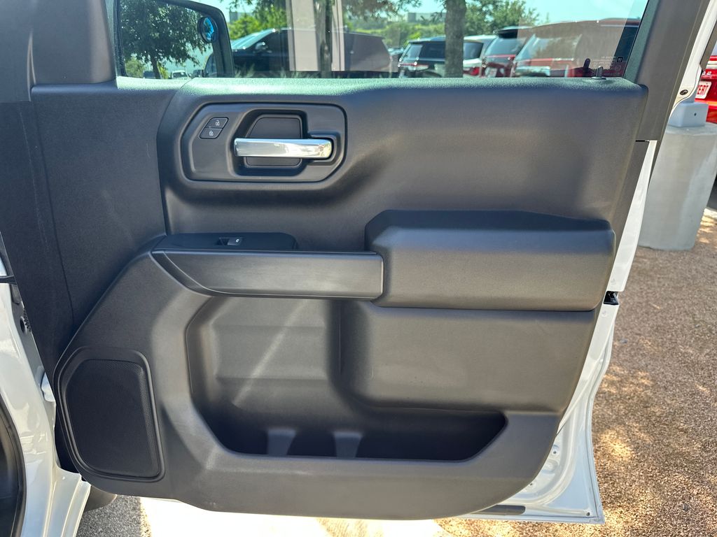 Used 2024 White Chevrolet Custom image 39