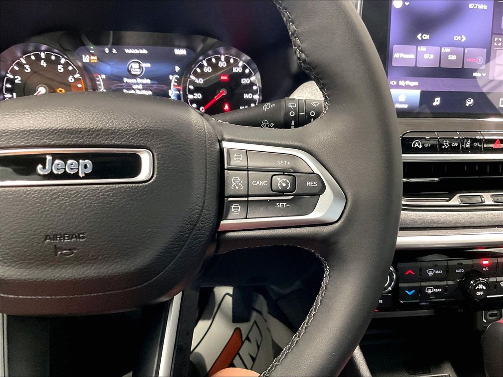 2023 Jeep Compass — photo 23