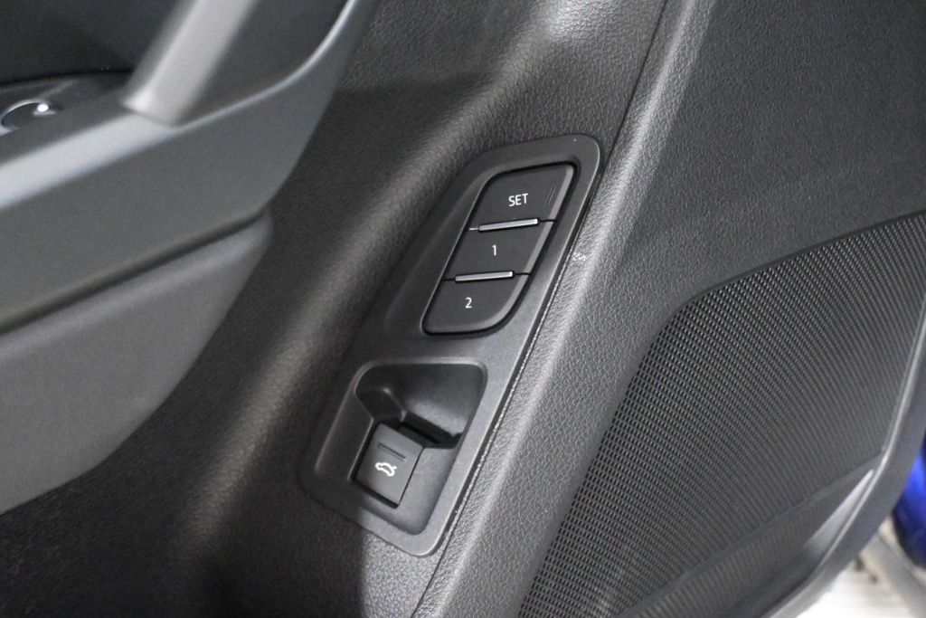 Thumbnail: 2025 Audi Q3 - 26