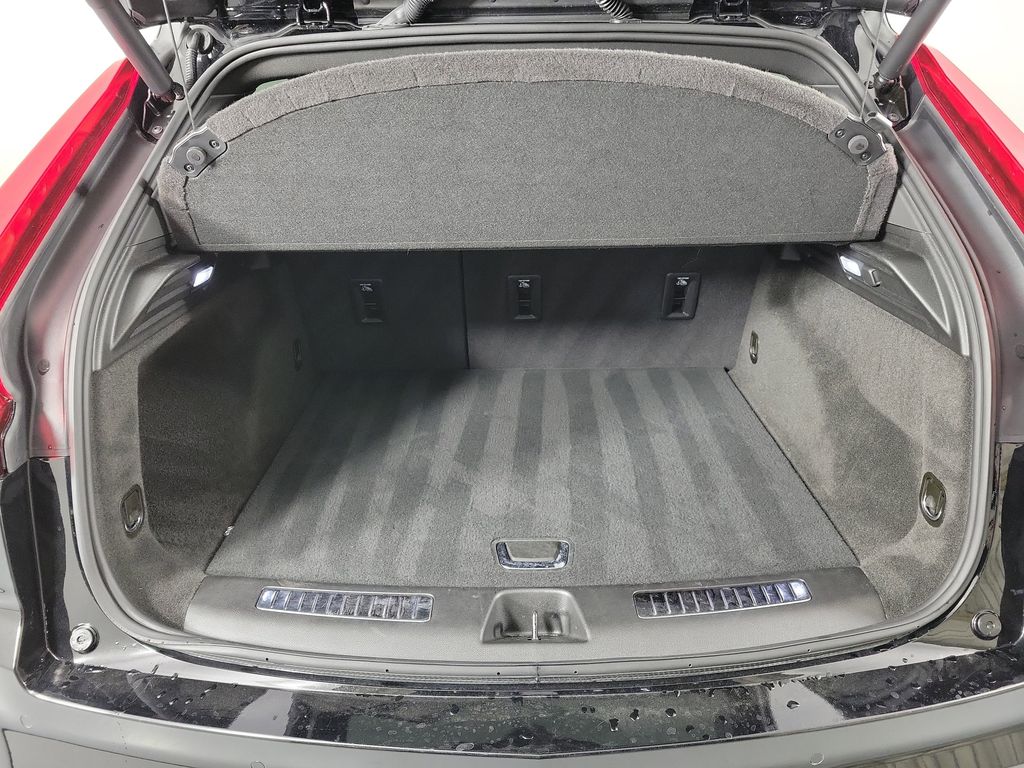 2025 Cadillac XT4 Premium Luxury - 7