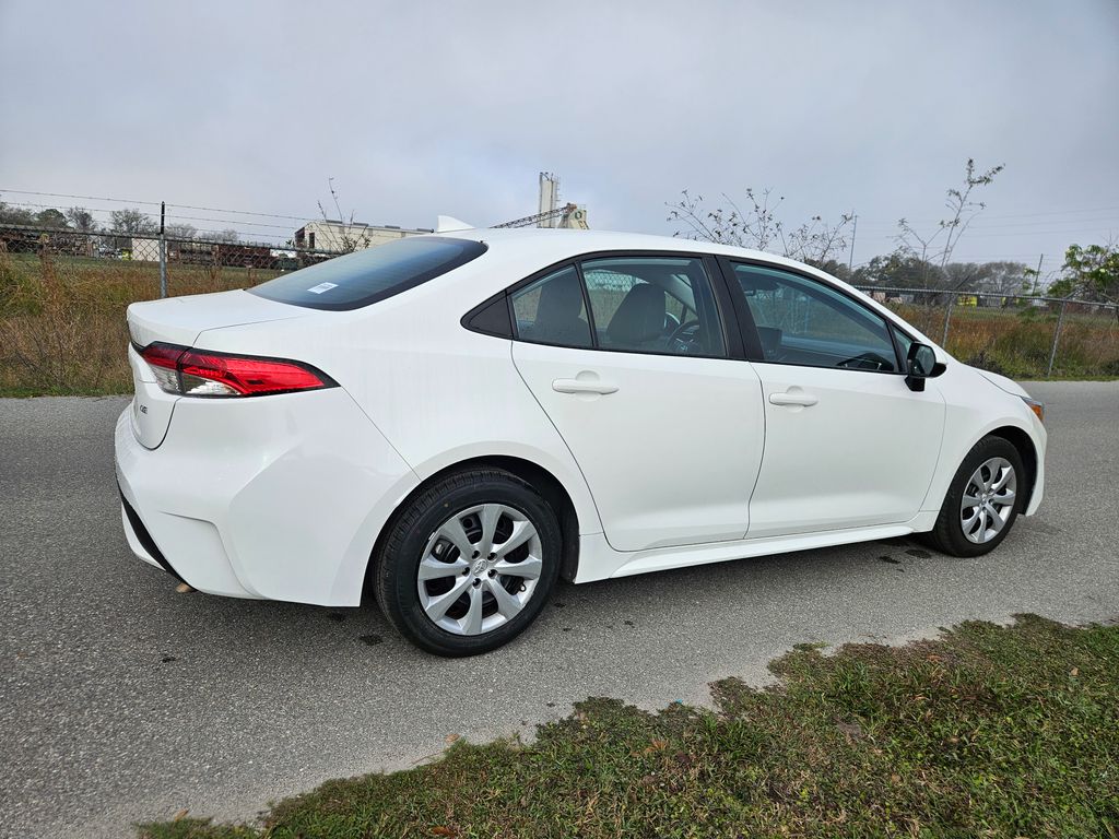 2022 Toyota Corolla LE 5