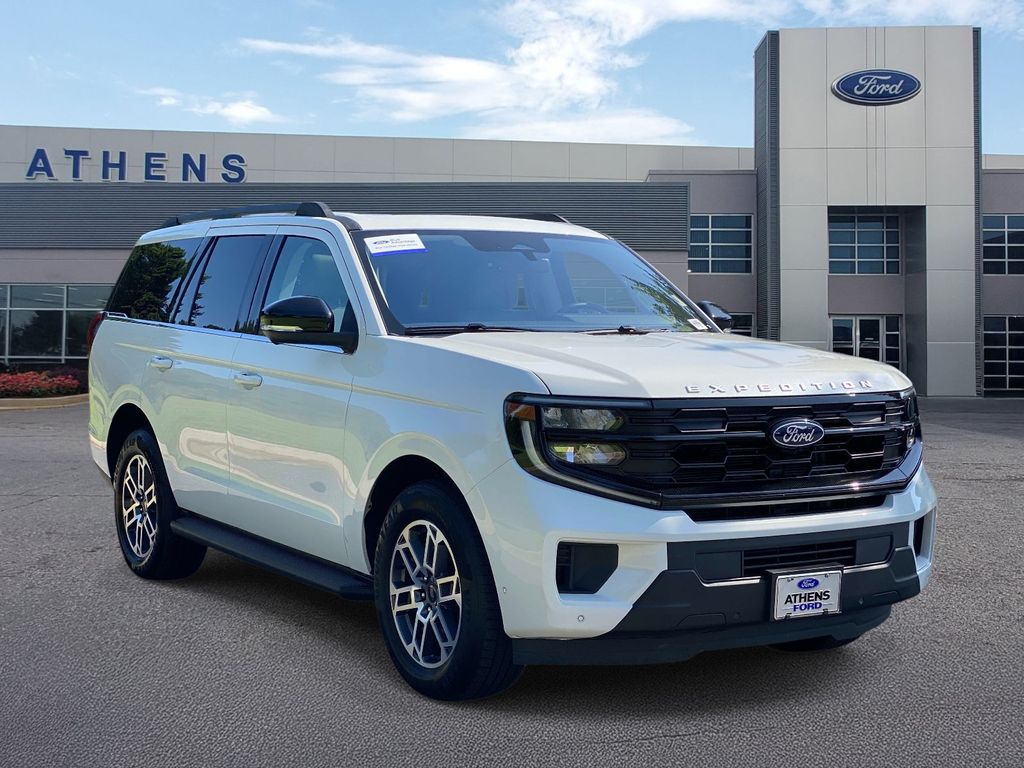 Star White Metallic Tri-Coat 2025 Ford Expedition SUV / Crossover 4X2 Automatic