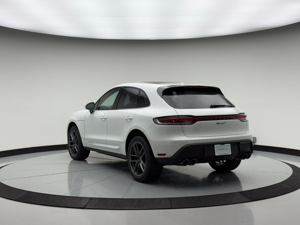 Thumbnail: 2026 Porsche Macan - 3