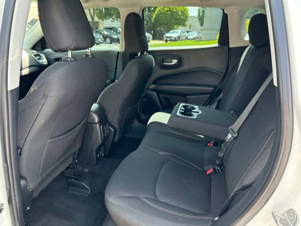 Thumbnail: 2018 Jeep Compass - 19