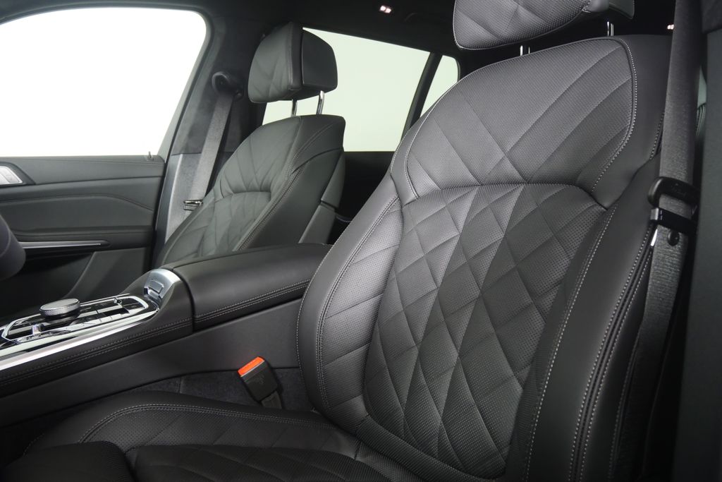 Thumbnail: 2027 BMW X7 - 10