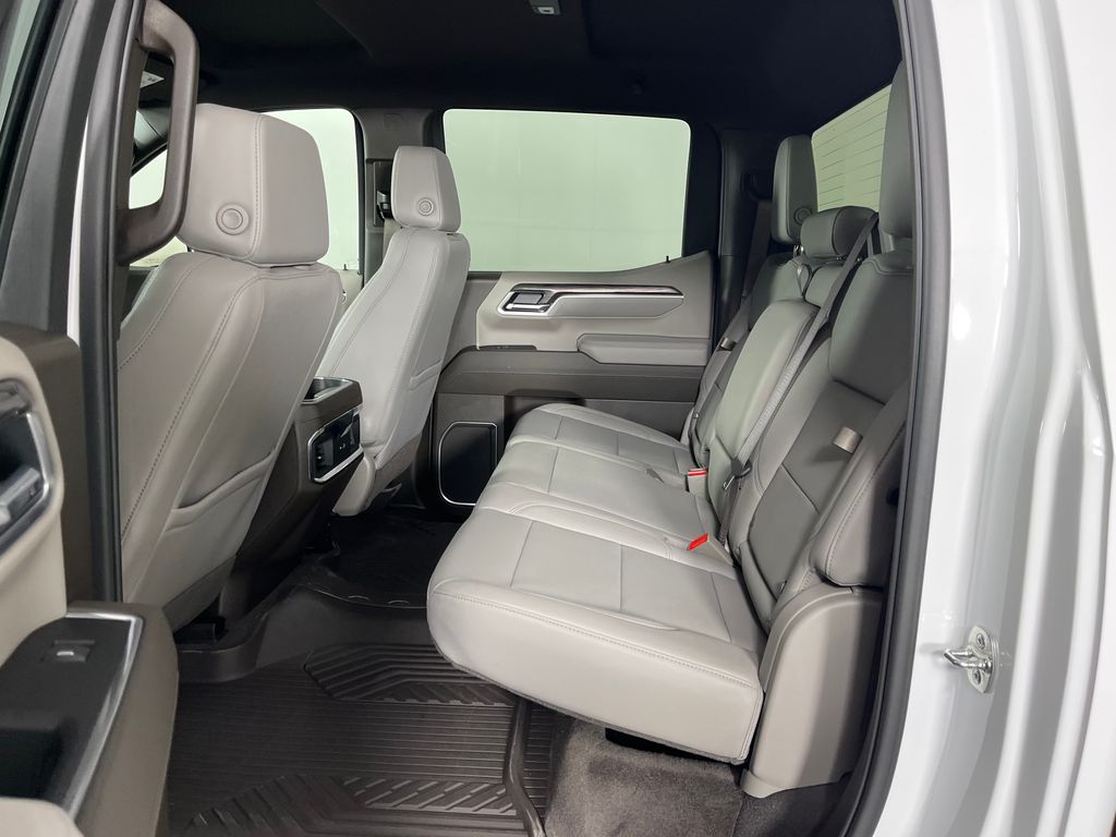Thumbnail: 2026 Chevrolet Silverado 1500 - 21
