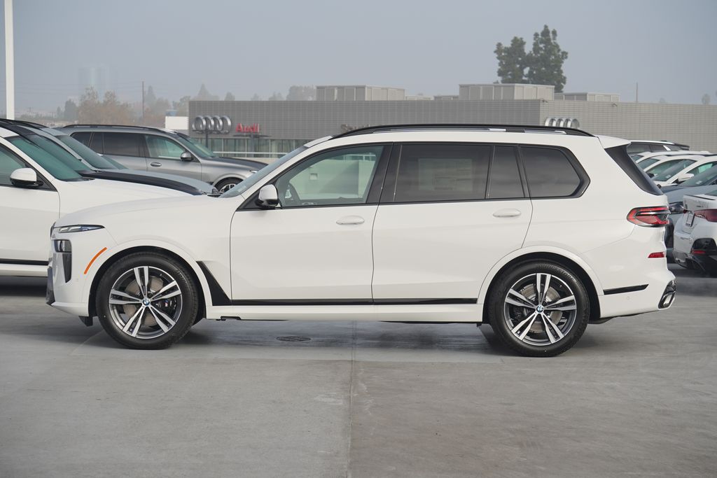 2025 BMW X7 xDrive40i 4