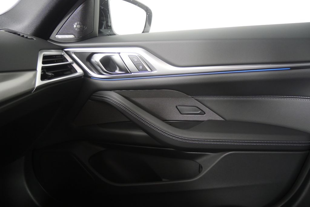 Thumbnail: 2025 BMW i4 - 25