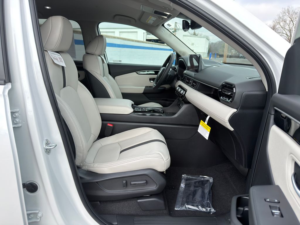 Thumbnail: 2026 Honda Pilot - 26