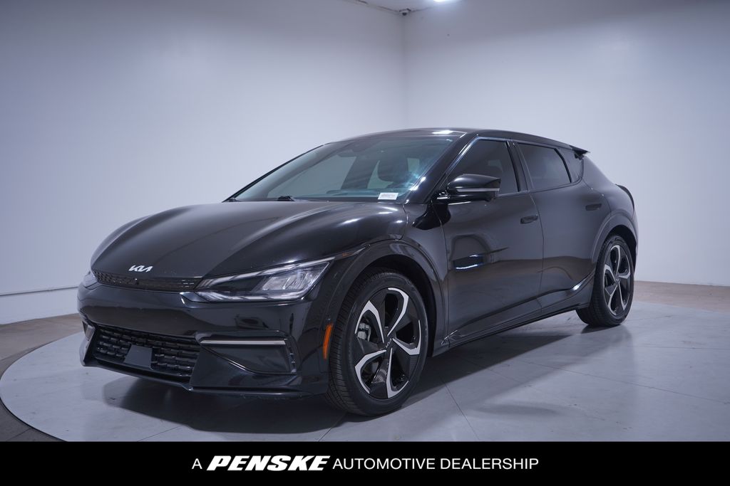 Thumbnail: 2022 Kia EV6 - 1