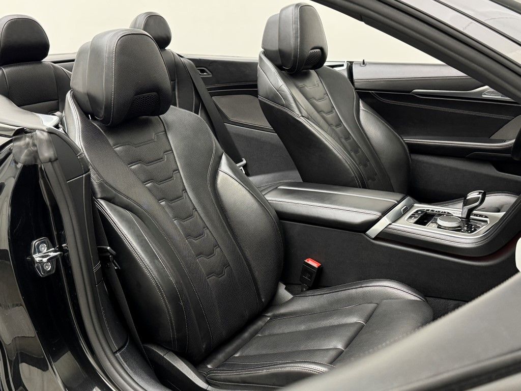 Thumbnail: 2023 BMW 8 Series - 25