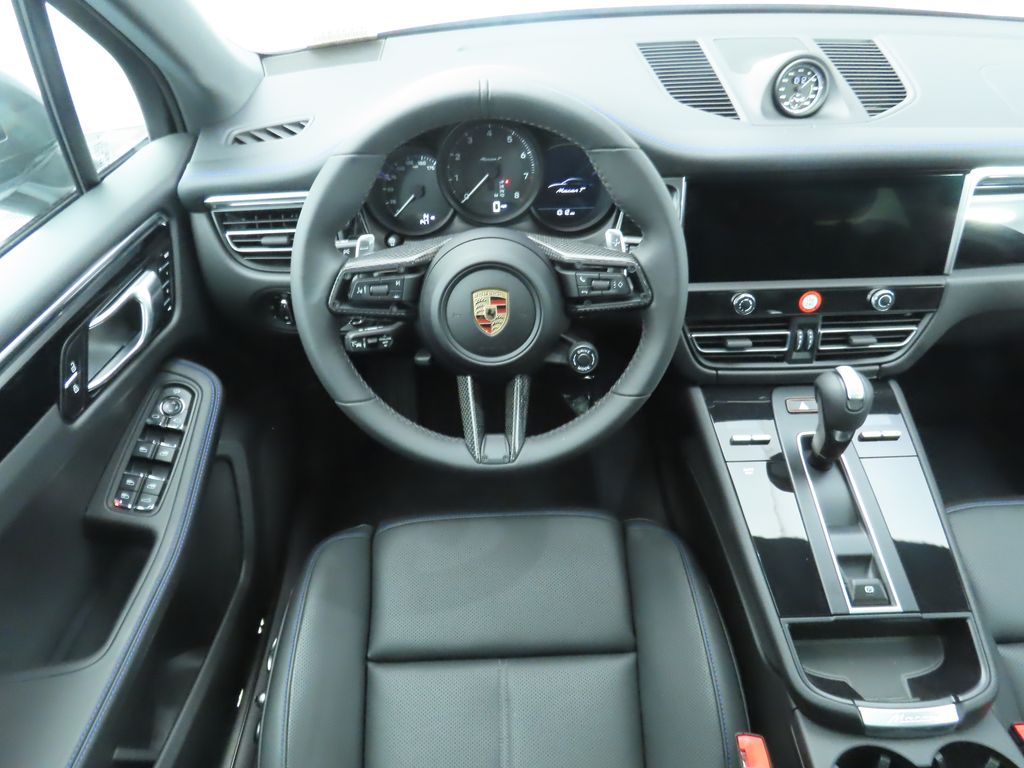 Thumbnail: 2025 Porsche Macan - 11