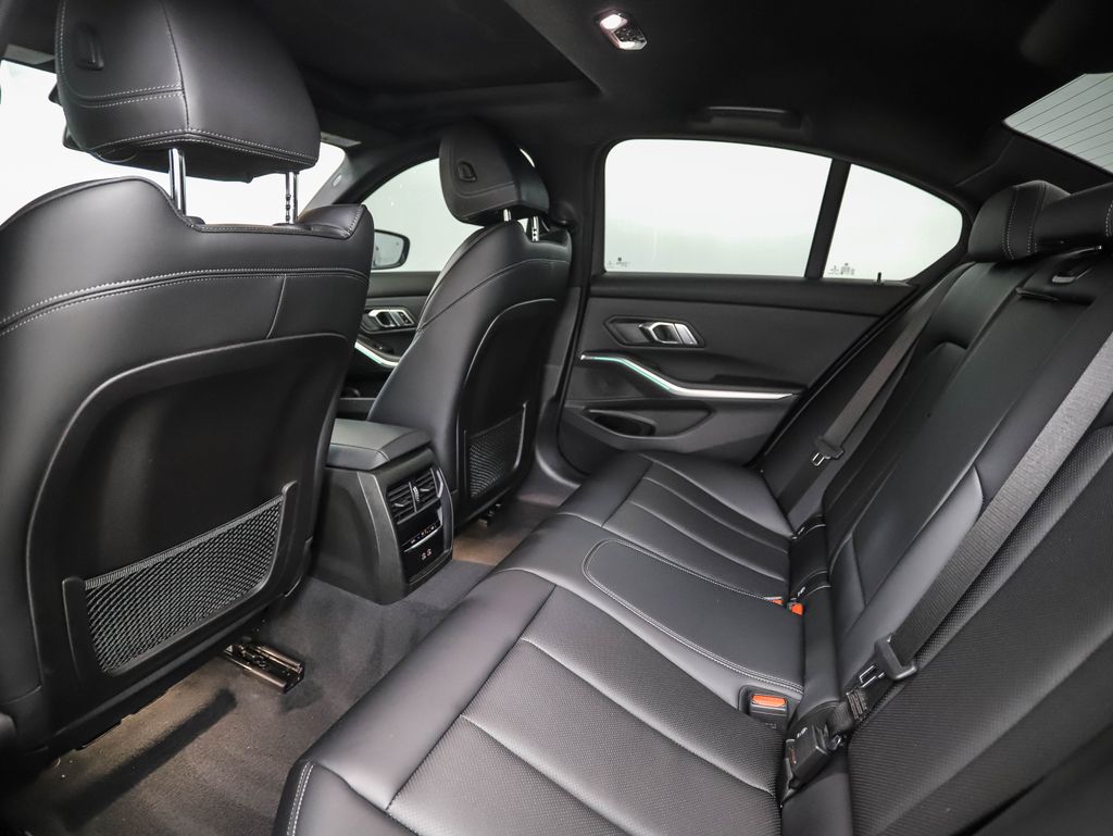 Thumbnail: 2023 BMW 3 Series - 20