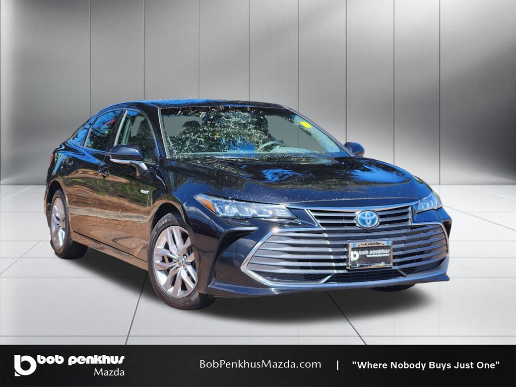 2021 Toyota Avalon Hybrid XLE Plus