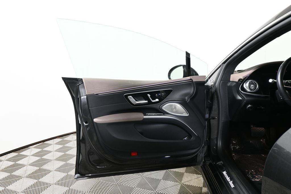 Thumbnail: 2023 Mercedes-Benz EQS - 28