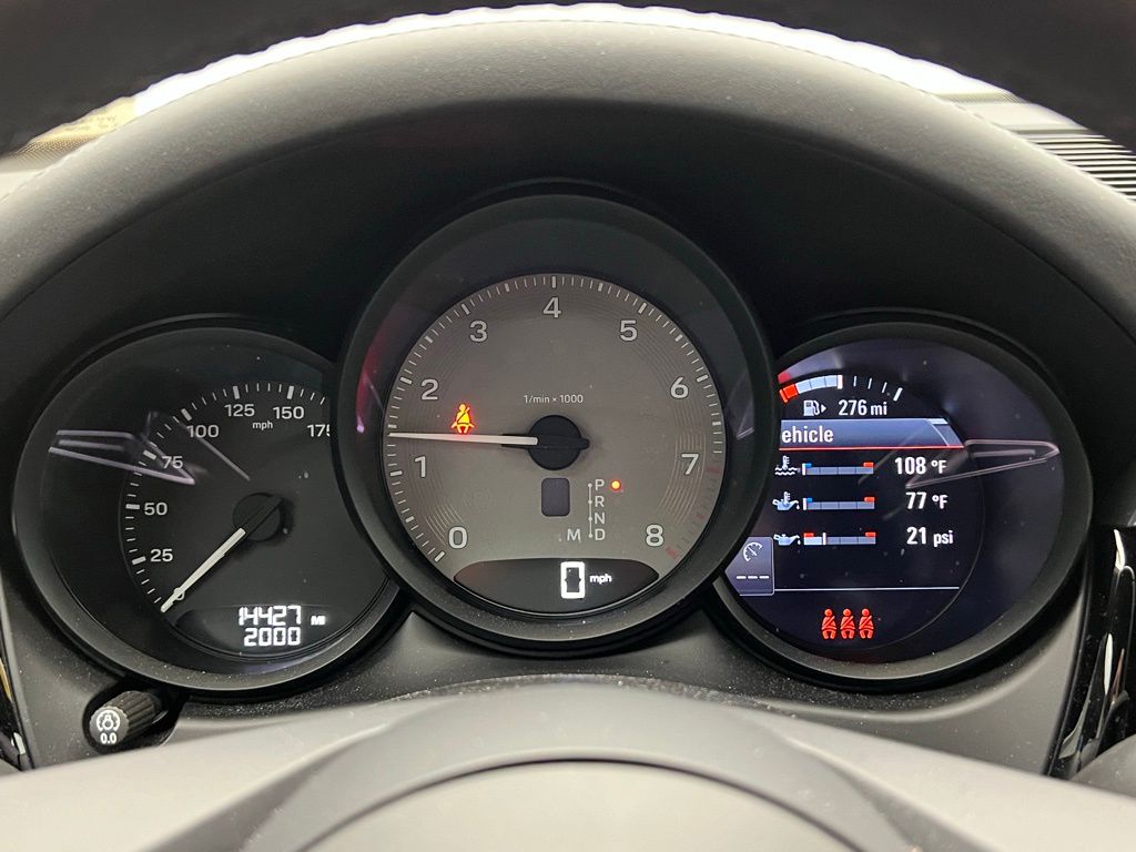 Thumbnail: 2023 Porsche Macan - 10