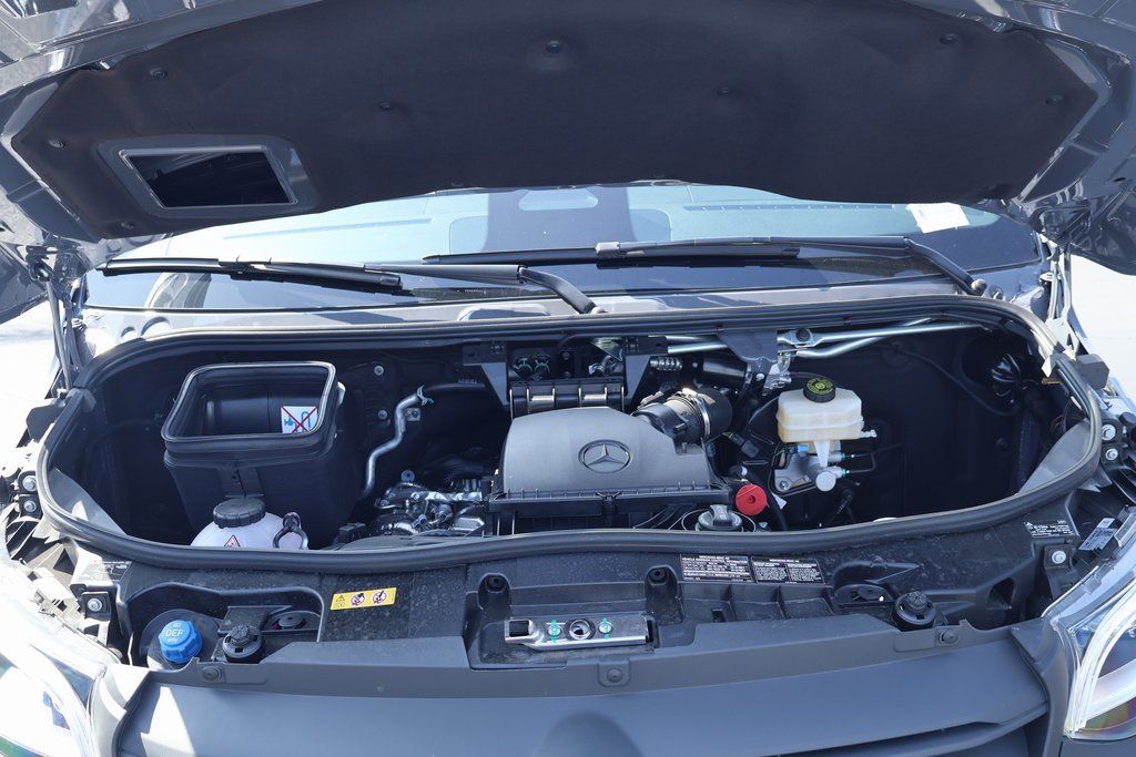 Thumbnail: 2025 Mercedes-Benz Sprinter - 10