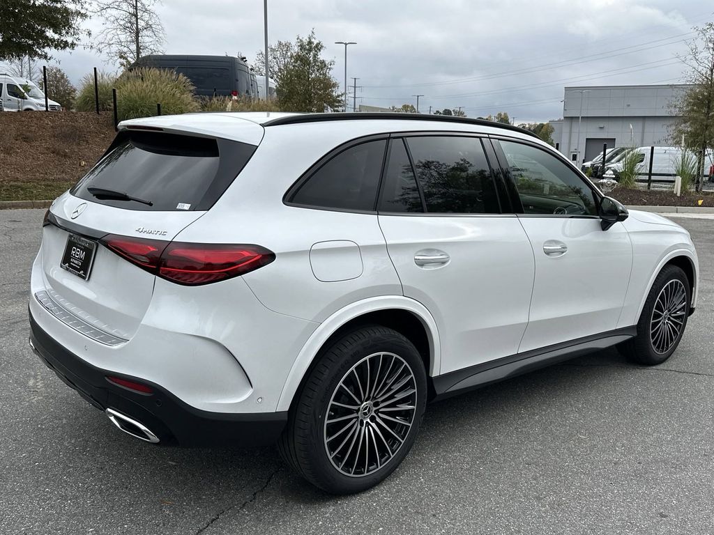 2025 Mercedes-Benz GLC GLC 300 8