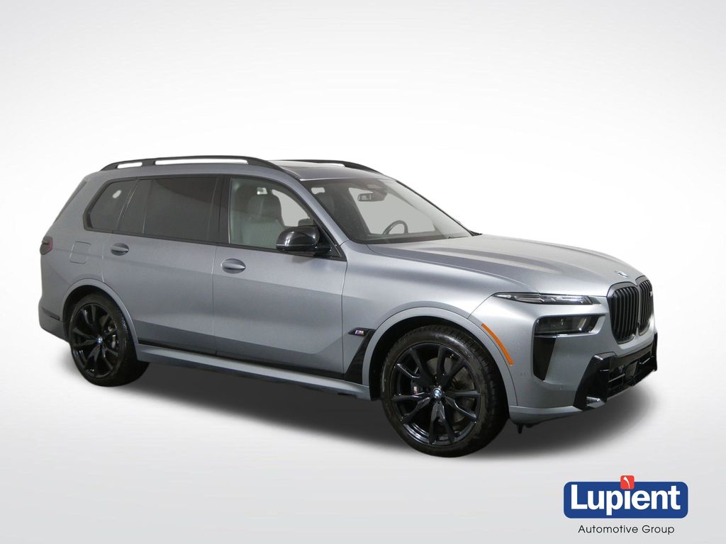 2024 BMW X7 M60i AWD