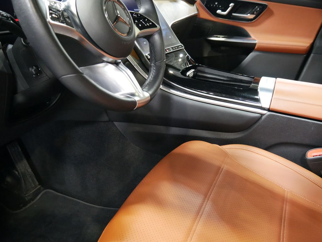 Thumbnail: 2023 Mercedes-Benz GLC - 18