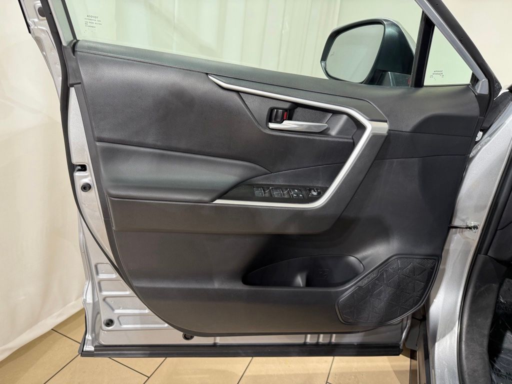 Thumbnail: 2025 Toyota RAV4 - 15
