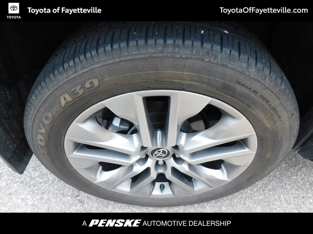 Thumbnail: 2022 Toyota RAV4 - 8