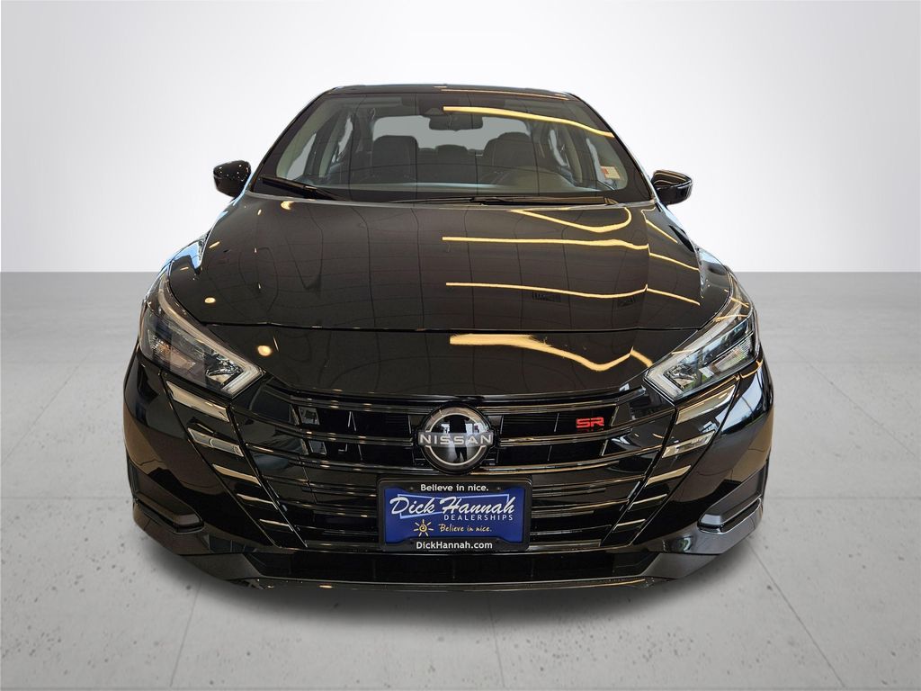 2025 Nissan Versa 1.6 SR