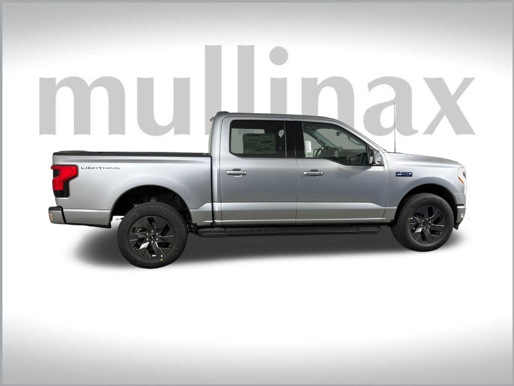 2025 Ford F-150 Lightning XLT photo 2