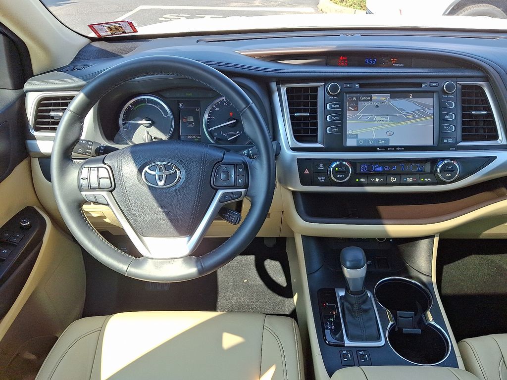 Thumbnail: 2017 Toyota Highlander - 12
