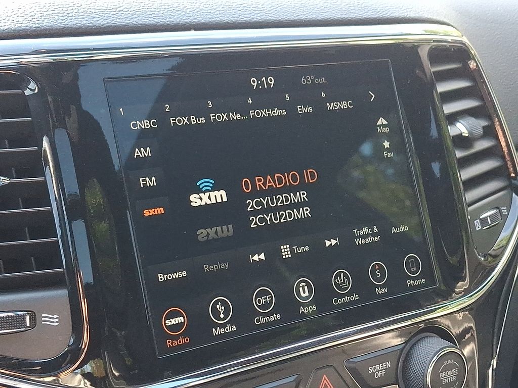 Thumbnail: 2019 Jeep Grand Cherokee - 19