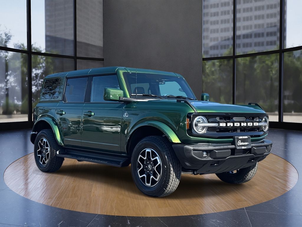 2025 Ford Bronco Outer Banks 4-Door 4WD