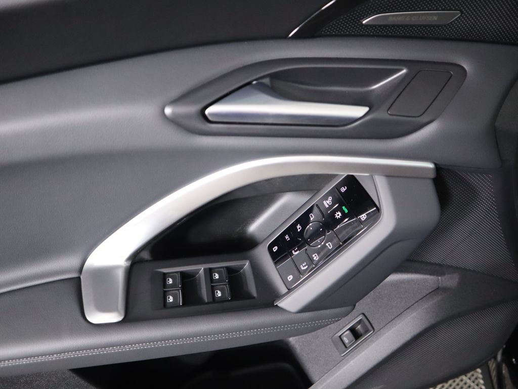 Thumbnail: 2025 Audi Q5 - 24